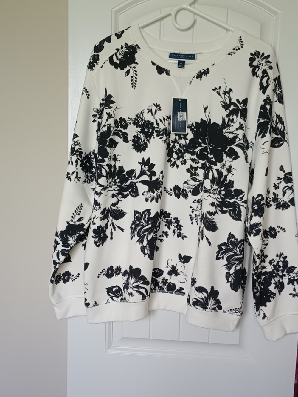 Black & White Floral Crewneck Sweatshirt